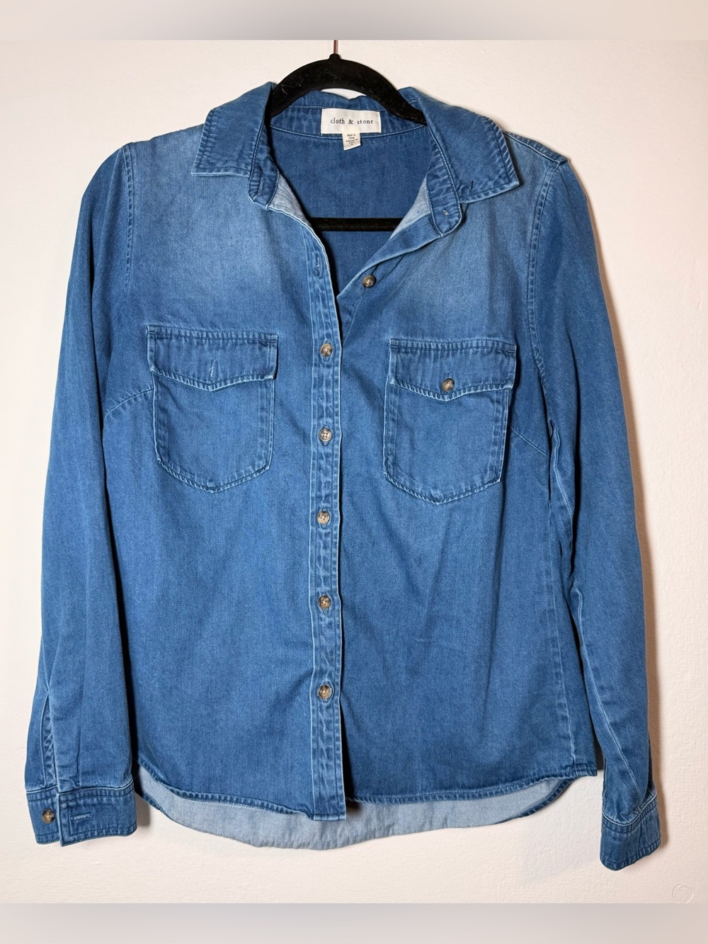 Anthropologie Cloth & Stone Button Down Shirt Blue Light Wash Split Back Size S